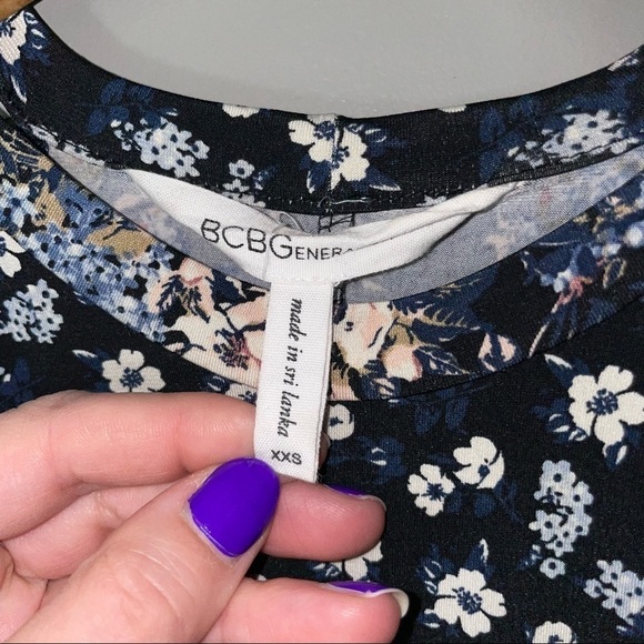 BCBG Generation Floral Tiered Blouse - Picture 4 of 8